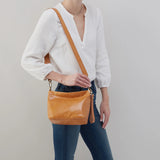 HOBO - Ashe Crossbody - NATURAL IN POLISHED LEATHER