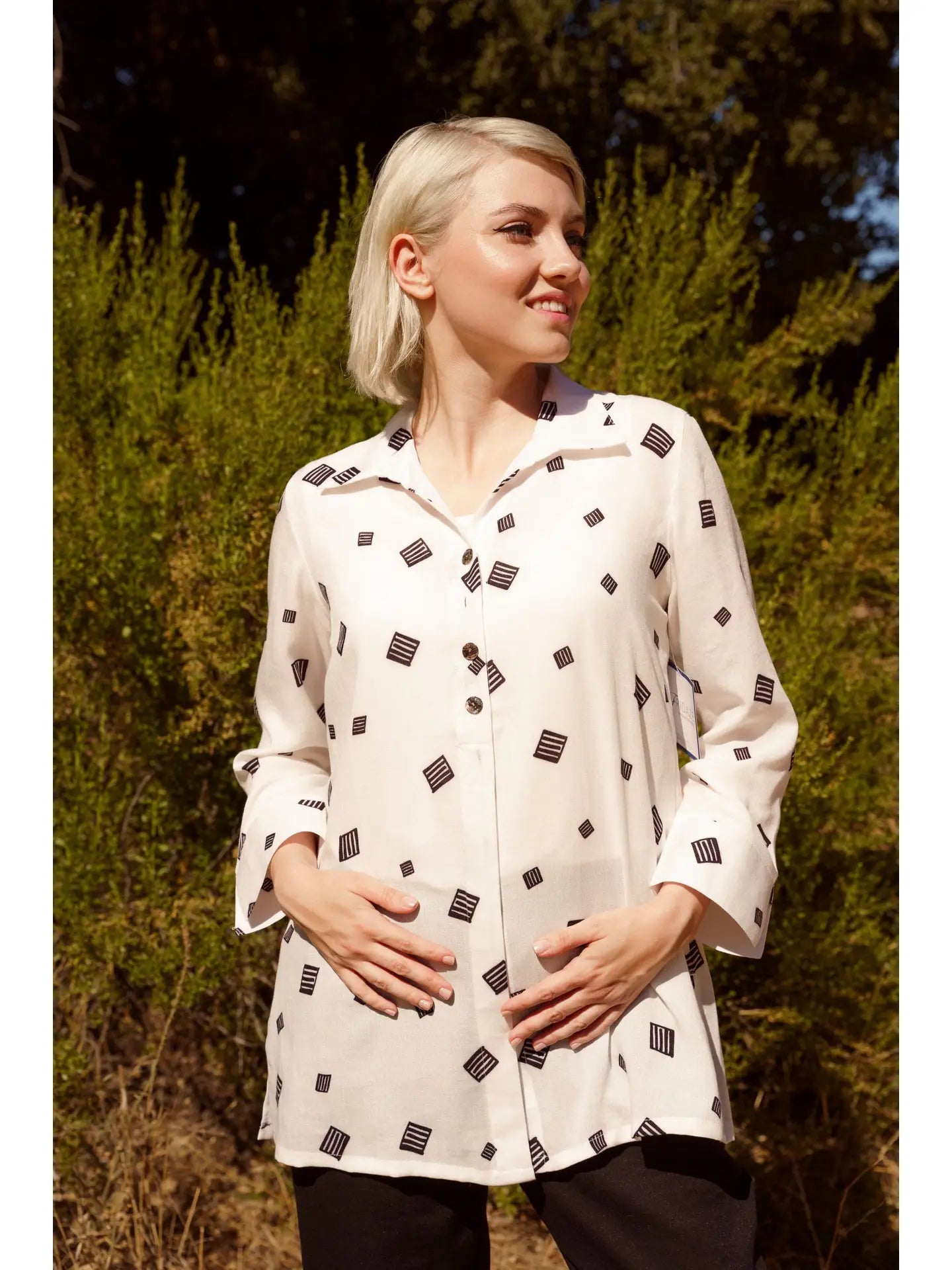 Fridaze AA192 - Elenor Linen Blouse