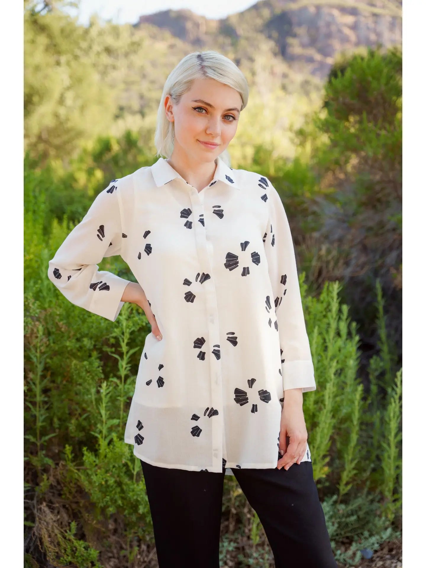 Fridaze AA228 - Anna Marie Linen Blouse