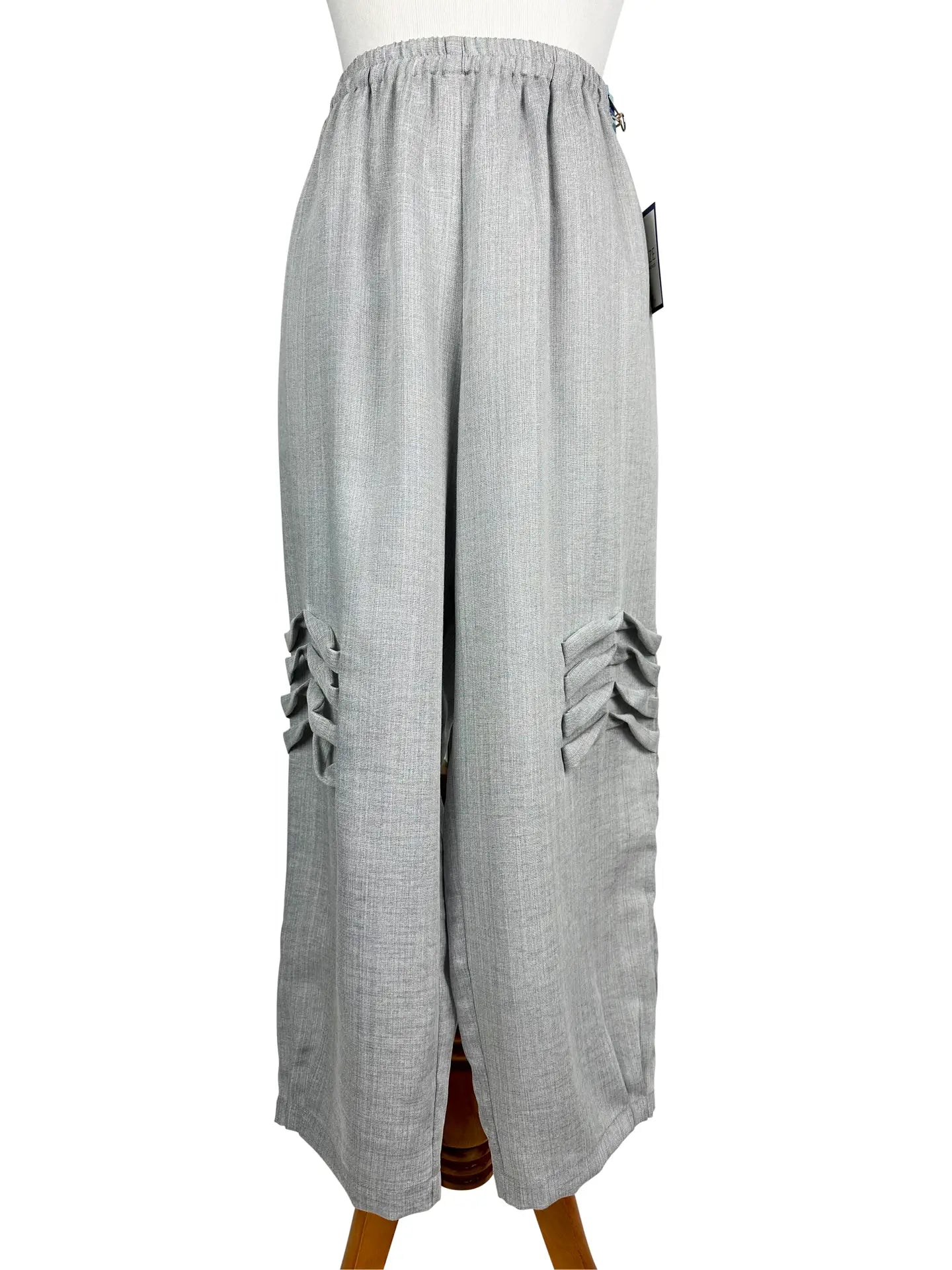 Fridaze AAPT25 - Crop Linen Pants with Twisted Pleats