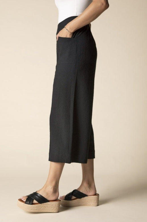 Habitat Crinkle Crepe Dream Team Solid Aria Capri Pant - 21362 - BLACK