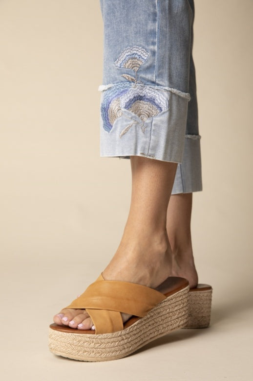 Habitat Stretch Denim Embroidered Cuff Capri - 11474 - LIGHT DENIM