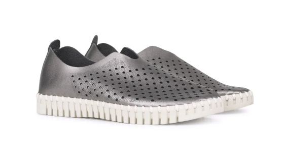 Ilse Jacobsen Tulips Flats GUN METAL The Total Look